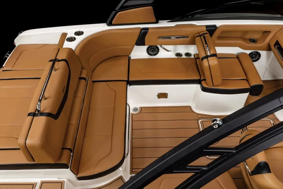 SSX-247-CockpitSeating-22-980x653-1-1