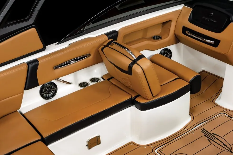 SSX-247-PortSeat-01-22-980x653-3